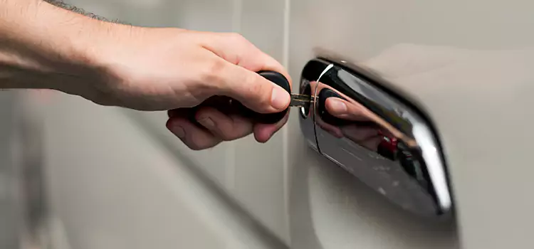 Why Choose Our Auto Locksmith Team in Bloomingdale, FL?